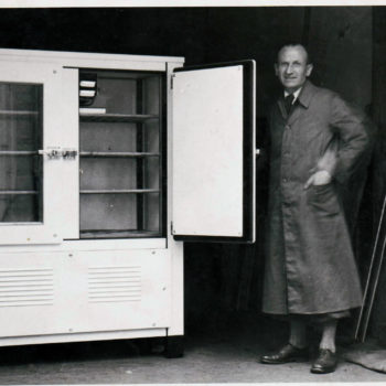 Vor rund 60 Jahren baut die Firma Metzger Kühlmöbel und ist im Bereich Ladenbau bei Geschäften wie Metzgereien, Krankenhäusern, Lebensmittelmärkten sowie Kühlhäuser spezialisiert.